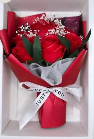 Buquê de Rosas Encantadas com Glitter e Aroma Exclusivo