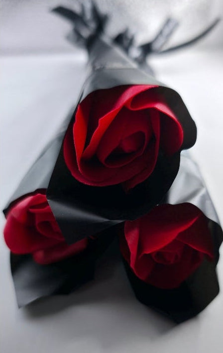 Bouquet Trio Rosas Eternas Perfumadas – Handmade Luxury