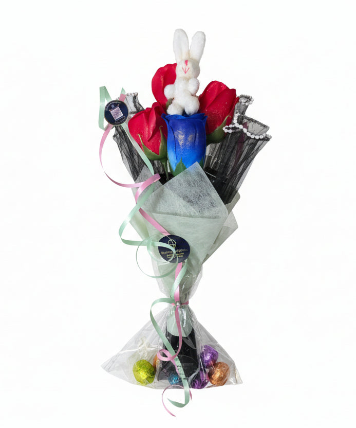 Buquê de Páscoa Exclusivo – Rosas, Pelúcia e Ovos de Chocolate*Exklusiver Osterstrauß – Rosen, Plüschhase und Schokoladeneier